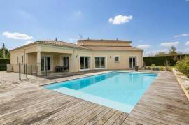 Maison 235m², 7 pièces, 4 chambres, piscine, double garage