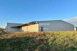 Bâtiment de 1800 m2 construit en 2023 sur un terrain de 6924 m2