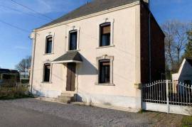Maison familiale énorme potentiel
