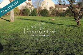 TERRAIN A BATIR VIABILISE ENVIRON 700M²