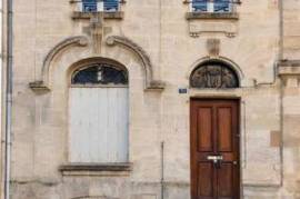 Maison en pierre de caractère, au cœur de la ville