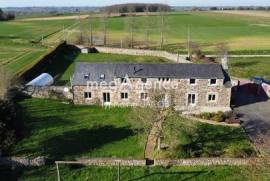 Corps de ferme sans travaux et sans vis à vis, au calme