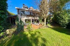 Poissy: Propriété familiale sur l'Ile de Migneaux 9pcs - 4ch - 262m² sur 1005m² de terrain