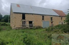 Bâtisse en pierre et terre - TREVERIEN