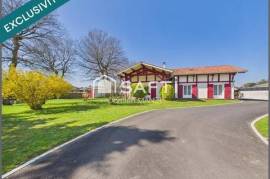 SUPERBE MAISON T7 AVEC PISCINE