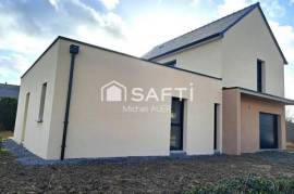 Maison familliale neuve disponible de suite.