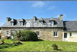 Maison en Pierre à la campagne avec Hangar