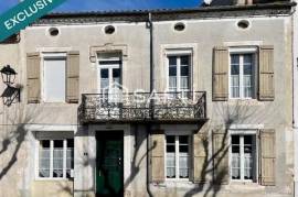 Maison de ville élégante et lumineuse de 92 m² sur deux niveaux, alliant charme et modernité