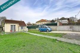Maison individuelle avec un grand terrain