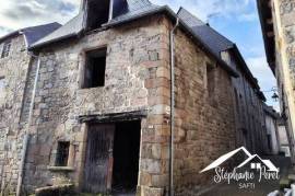 Bien atypique & plein de charme ! Ancien four à pain à rénové au cœur de Meymac