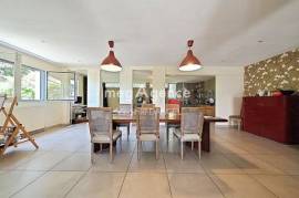 Maison hyper centre 360 m² avec jardin