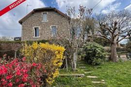 Charmante maison à rénover en pierre – Jardin arboré – 4 chambres