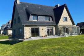 Belle et vaste contemporaine au coeur de St-Malo