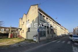 Immeuble 600 m² à rénover + terrain constructible – Périgueux centre