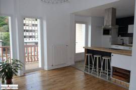 Appartement de charme 4 chambres - balcon et deux places de parking