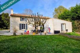 Charmante maison en pierre dans un bel environnement, clos, quatre chambres, trois salles d'eau, jardin et petites dépendances !!!