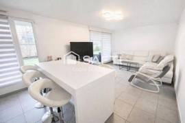 NEUILLY SUR MARNE 93330 Appartement maison de 80M2, T4, 3 chambres, jardin de 150m2, une terrasse de 17m2.