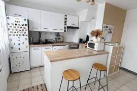 STUDIO PROCHE TOUTES COMMODITES, LUMINEUX ET FONCTIONNEL