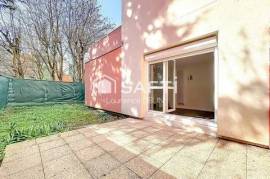 REZ DE JARDIN LUMINEUX PROCHE TOUTES COMMODITES