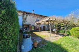Brillac - Stone house with four bedrooms and private garden