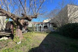 Ensemble immobilier divisible avec maison et hangar au cœur de Parempuyre