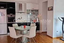 Znjan – Comfortable one-room flat with view and parking place, for rent