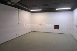 Trstenik – Multipurpose two-story business premises, for rent