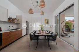 Solin, Kučine, beautiful newly renovated house with swimming pool - long-term rent