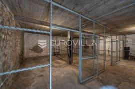 Old Town Dubrovnik, for rent, warehouse in an excellent location