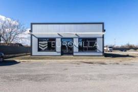 Velika Kopanica, 300 m² commercial space by the D7 state road