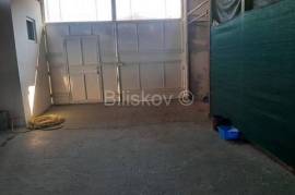 Center, Split, warehouse space for rent