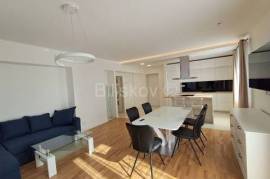 1. renting Mee Split parking