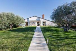 Istria, Valbandon, long-term rental of a 2 bedroom apartment with a swimming pool and a large garden