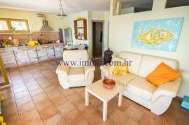 ISLAND OF KORČULA, VILLA NEAR THE SEA, PERFECT LOCATION!