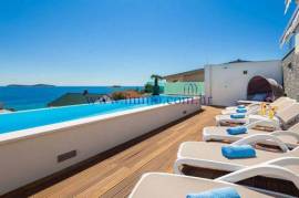 ROGOZNICA, EXKLUSIVE VILLA MIT POOL UND HERRLICHEM MEERBLICK