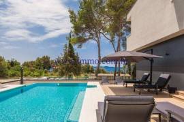 BEAUTIFUL VILLA WITH POOL AND SEA VIEW