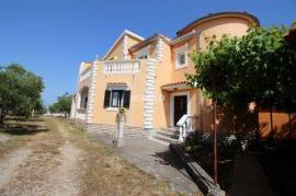HOUSE WITH 2 APARTMENTS IN A BEAUTIFUL NATURE, WITH A SEA VIEW - PREKO (UGLJAN)