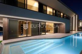 Krk, Vrbnik, unique villa of 240 m2 on a plot of land of 800 m2