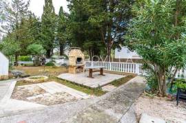 Privlaka, Sabunike, house with several residential units in a quiet location