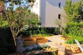 Zadar, Novi Bokanjac - Two-story apartment of 140 m2 with a beautiful garden of 95 m2