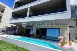 Makarska, modern villa with three residential units