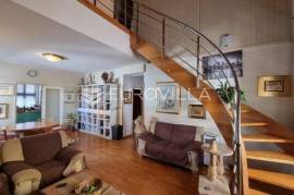 Šibenik, center, comfortable apartment of 100 m2
