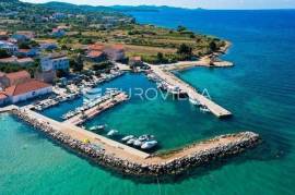 Island of PAŠMAN- building land of 1,373 m2, Dobropoljana,