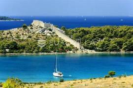 Šibenik, Grebaštica, construction land with a sea view, 511 m²