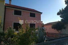 Ugljan, Muline, semi-detached house with two separate apartments