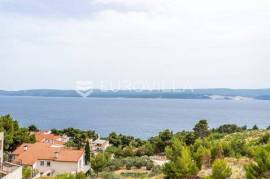 Omis Riviera - Lokva Rogoznica, apartment with 8 apartments, 300 m from the sea.
