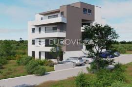 Pag, Mandre, three-room apartment 110m2 on the high ground floor with garden 66m2, NEWLY BUILT, S2