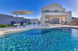 House Novi Vinodolski, 302m2