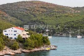 Hvar, land with sea view