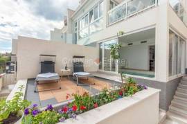 House with sea view and pool, for sale